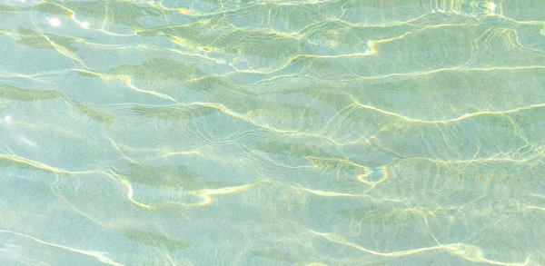 Бассейн Голубой Воды Эффектом Отражения Волны Солнечного Света — стоковое фото
