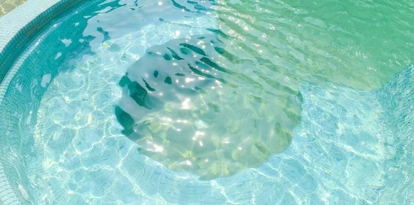 Jacuzzi Outdoor Blauw Zwembad Zomervakantie — Stockfoto