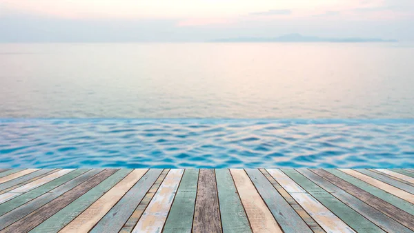 Piano Legno Sfondo Sfocato Della Piscina Bella Alba Sul Mare — Foto Stock