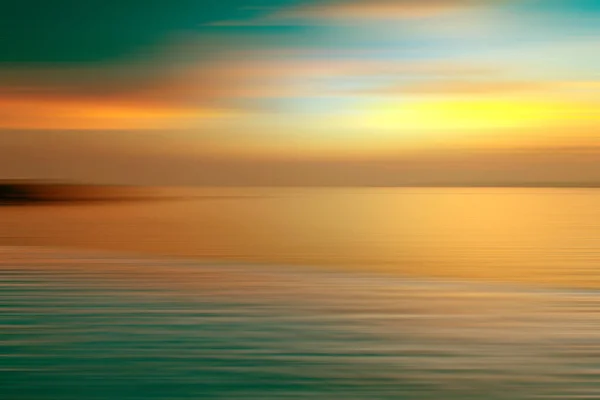 Movimiento Borroso Fondo Refracción Agua Vista Panorámica Dramática Del Atardecer — Foto de Stock