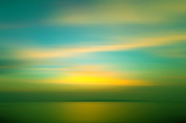 Hareket, alacakaranlık zamanlarında denizdeki kırılma arkaplanı bulanıklaştırdı.