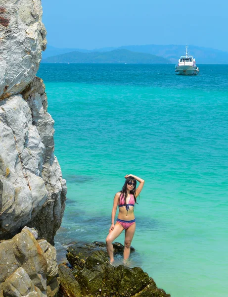 Phang Nga Tailandia Marzo Hermosa Turista Posa Para Fotógrafos Playa —  Fotos de Stock