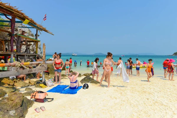 Phang Nga Thailand Март Люди Расслабляются Плавают Снимают Фото Веселятся — стоковое фото