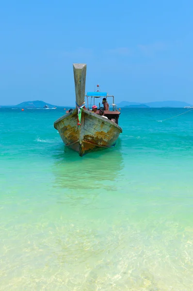 Phang Nga Thailandia Marzo Turisti Gruppo Che Viaggiano Barca Coda — Foto Stock