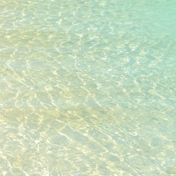 Piscina Água Azul Com Uma Onda Efeito Reflexão Luz Solar — Fotografia de Stock