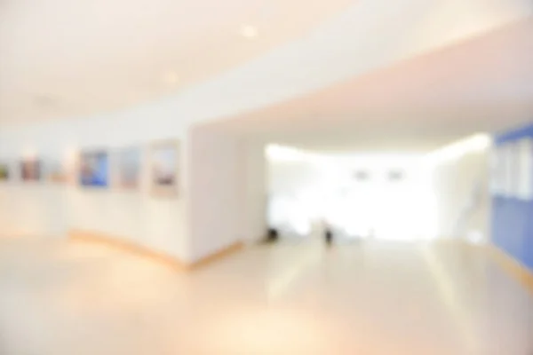 Galeria Exposições Arte Fundo Embaçado Pessoas Olhando Para Pinturas Parede — Fotografia de Stock