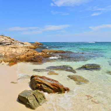Koh Samed Adası Tayland 'da tropik plaj ve deniz manzarası