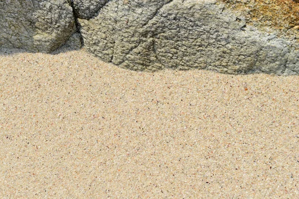 砂のビーチ岩の美しいパターンとテクスチャ — ストック写真
