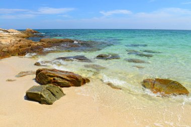 Koh Samed Adası Tayland 'da tropik plaj ve deniz manzarası