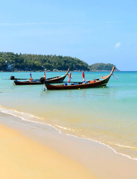 Dlouhá Loď Tropická Pláž Karon Beach Phuket Thajsko — Stock fotografie