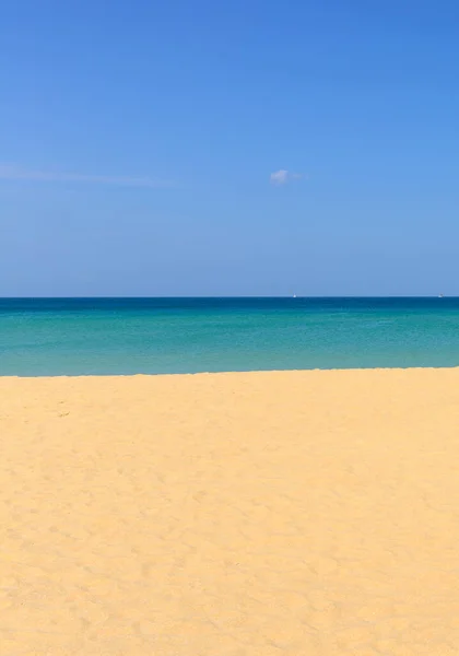 Doğa Sahnesi Tropikal Plaj Mavi Gökyüzü Karon Plajı Phuket Tayland — Stok fotoğraf