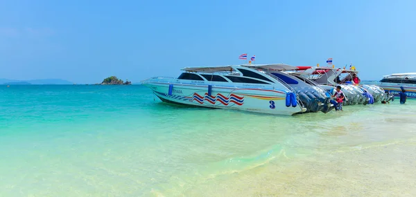 Phang Nga Thailandia Marzo Barca Motore Sulla Spiaggia Tropicale Del — Foto Stock