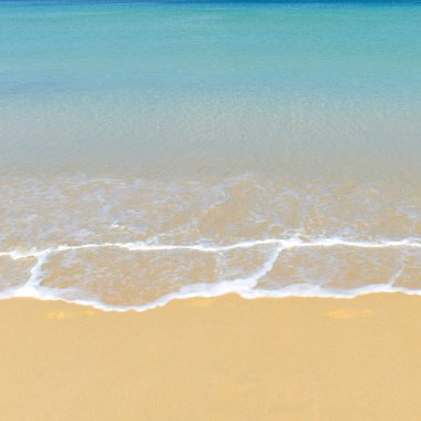 Doğa sahnesi tropikal plaj ve mavi gökyüzü Karon plajı Phuket, Tayland 