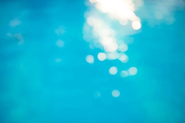 Soft Focus Bokeh Lichteffecten Een Rimpelende Blauwe Waterachtergrond Het Zwembad — Stockfoto