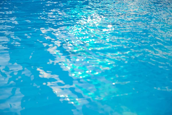 Soft Fokus Bokeh Lichteffekte Über Einem Welligen Blauen Wasserhintergrund Pool — Stockfoto