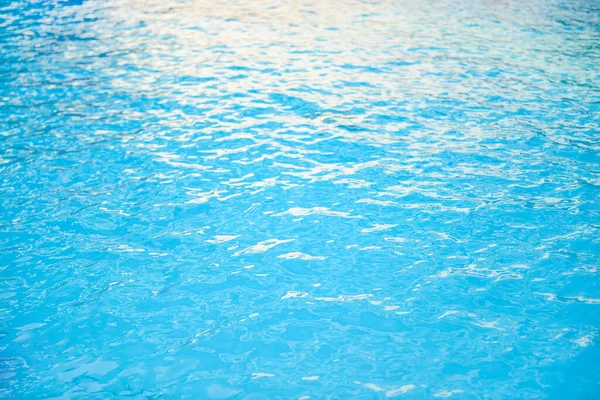 Γαλάζια Νερά Στην Πισίνα Για Φόντο — Φωτογραφία Αρχείου