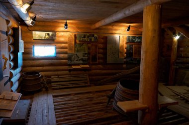 Rusya. Karelya. Karelya Kinerma köy odasında iç dekorasyonunu. 16 Kasım 2017