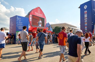 Rusya. Rostov-on-Don. Tiyatro Meydanı Rostov-on-Don'FIFA fan fest. 01 Temmuz 2018