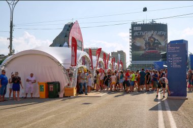Rusya. Rostov-on-Don. Tiyatro Meydanı Rostov-on-Don'FIFA fan fest. 01 Temmuz 2018