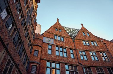 Almanya. Bremen. Tuğla evler, Bremen sokak Bettcherstrasse. 14 Şubat 2018