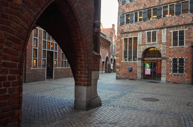 Almanya. Bremen. Tuğla evler, Bremen sokak Bettcherstrasse. 14 Şubat 2018