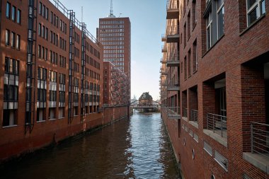Almanya. Hamburg. Bir ahır şehir tuğla ile Hamburg'da ev sahipliği yapmaktadır. 13 Şubat 2018