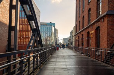 Almanya. Hamburg. Bir ahır şehir tuğla ile Hamburg'da ev sahipliği yapmaktadır. 13 Şubat 2018