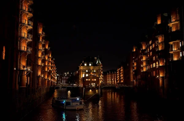 Almanya Hamburg Bir Ahır Şehir Tuğla Ile Hamburg Sahipliği Yapmaktadır — Stok fotoğraf