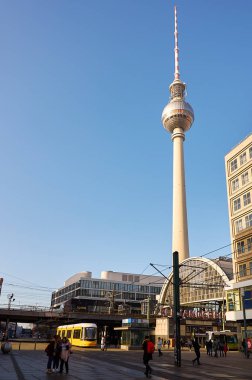 Almanya. Berlin. TV Kulesi de Berlin Alexanderplatz Meydanı. 16 Şubat 2018