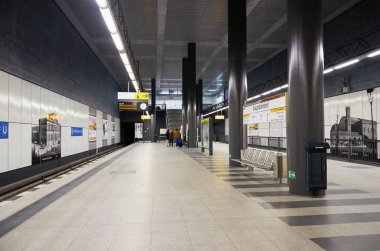Almanya. Berlin. Berlin Metro İstasyonu. 17 Şubat 2018