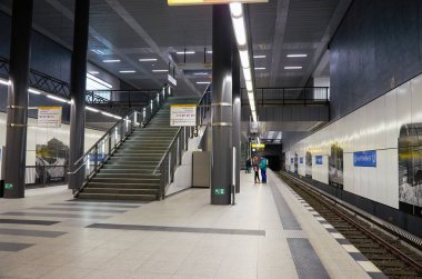 Almanya. Berlin. Berlin Metro İstasyonu. 17 Şubat 2018