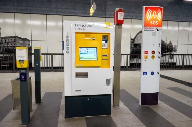 Almanya. Berlin. Berlin Metro İstasyonu. 17 Şubat 2018