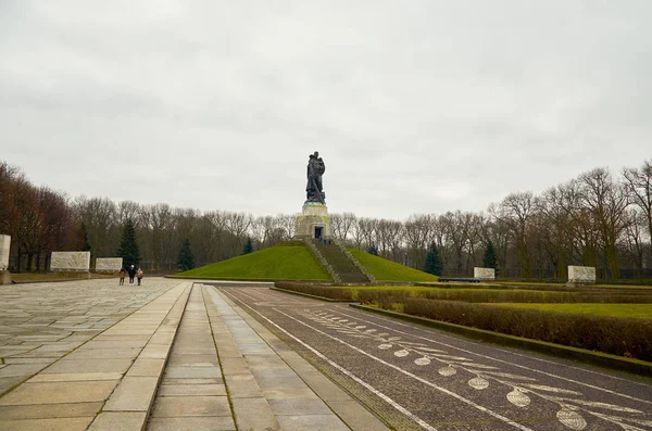 Німеччина Берлін Парк Treptow Меморіал Воїн Визволителю Берліні Лютого 2018 — стокове фото
