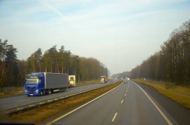 Polonya. Polonya şehirleri arasında Wroclaw Road. Şubat 20, 2018