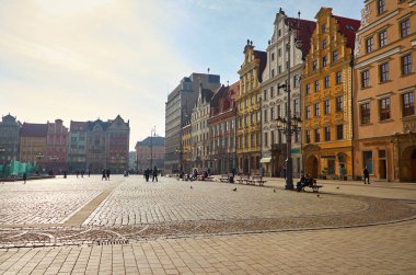 Polonya. Wroclaw evleri ve Wroclaw şehrinin sokakları. Cityscape. 20 Şubat 2018