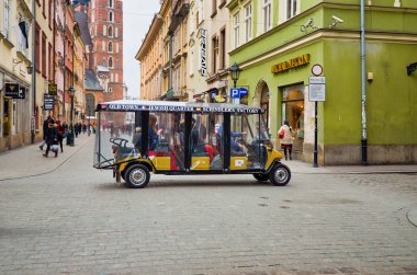 Polonya. Krakow. Krakow şehrinin evleri ve caddeleri. Şehir manzarası. 21 Şubat 2018