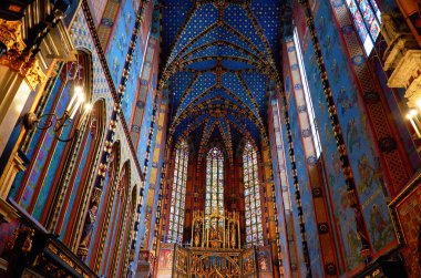 Polonya. Krakow. Krakow'daki Kutsal Bakire Meryem Kilisesi. İçerisi. Şubat 21, 2018