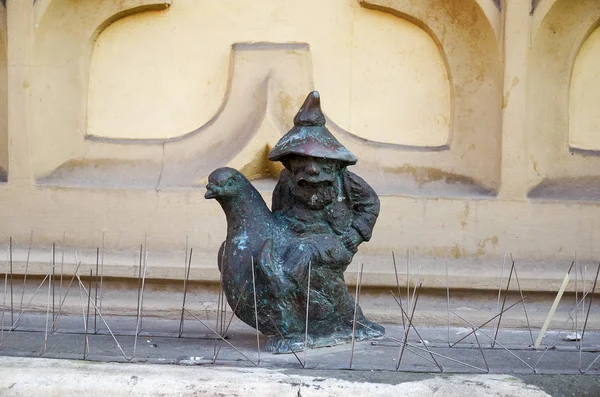 Polen Wroclaw Brons Statyett Gnome Wroclaw Februari 2018 — Stockfoto