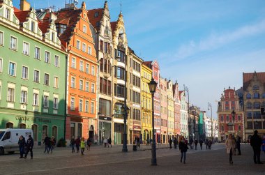 Polonya. Wroclaw evleri ve Wroclaw şehrinin sokakları. Cityscape. 20 Şubat 2018