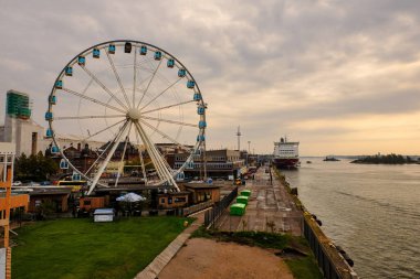 Finlandiya. Helsinki. Helsinki 'de dönme dolap. 16 Eylül 2018