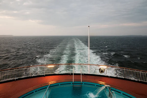 奥斯陆 去奥斯陆的白色大船2018年9月18日 免版税图库照片