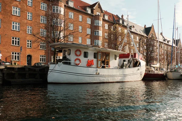 デンマーク コペンハーゲン コペンハーゲンの家や通り 街の秋の風景 2018年9月19日 ロイヤリティフリーのストック画像