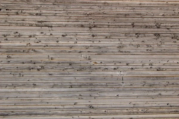 Tablas de madera Shiplap Fondo con tonos marrón, blanco y gris. Casi cuadrado con área en blanco para sus palabras, texto, copia o diseño. La pintura falsa es rústica, angustiada y una foto en color . — Foto de Stock
