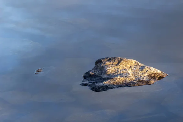 Réflexion pour pierres grises naturelles pour un coin — Photo