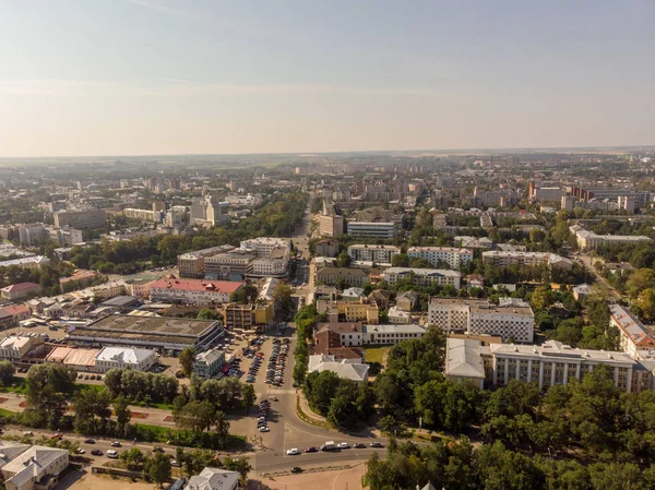 Kilátás a városra a drone — Stock Fotó