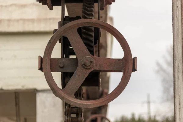 Rusty valve on the pipe — Stock Photo, Image