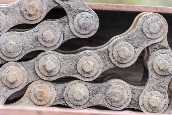 Rusty chain of a lifting mechanism, close-up — Stock Photo, Image