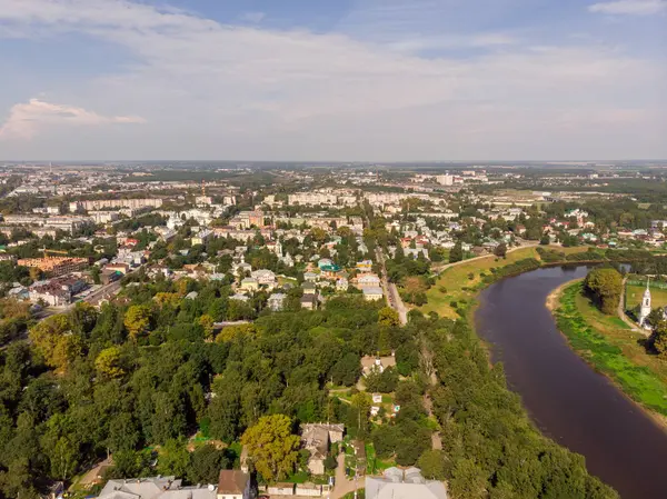 Vista de la ciudad desde el dron — Foto de Stock