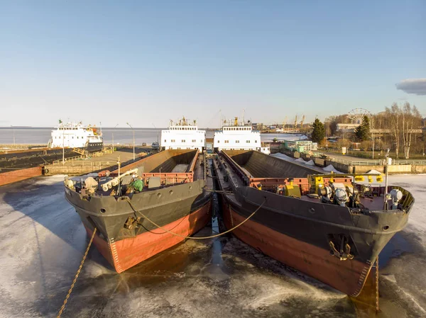 Cargo ship docked in port — Stok fotoğraf