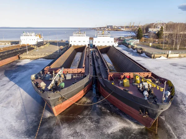 Cargo ship docked in port — Stok fotoğraf